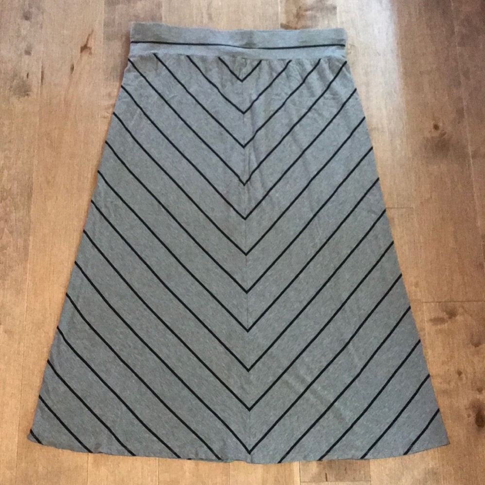Maxi skirt gray stripes Ava & Viv